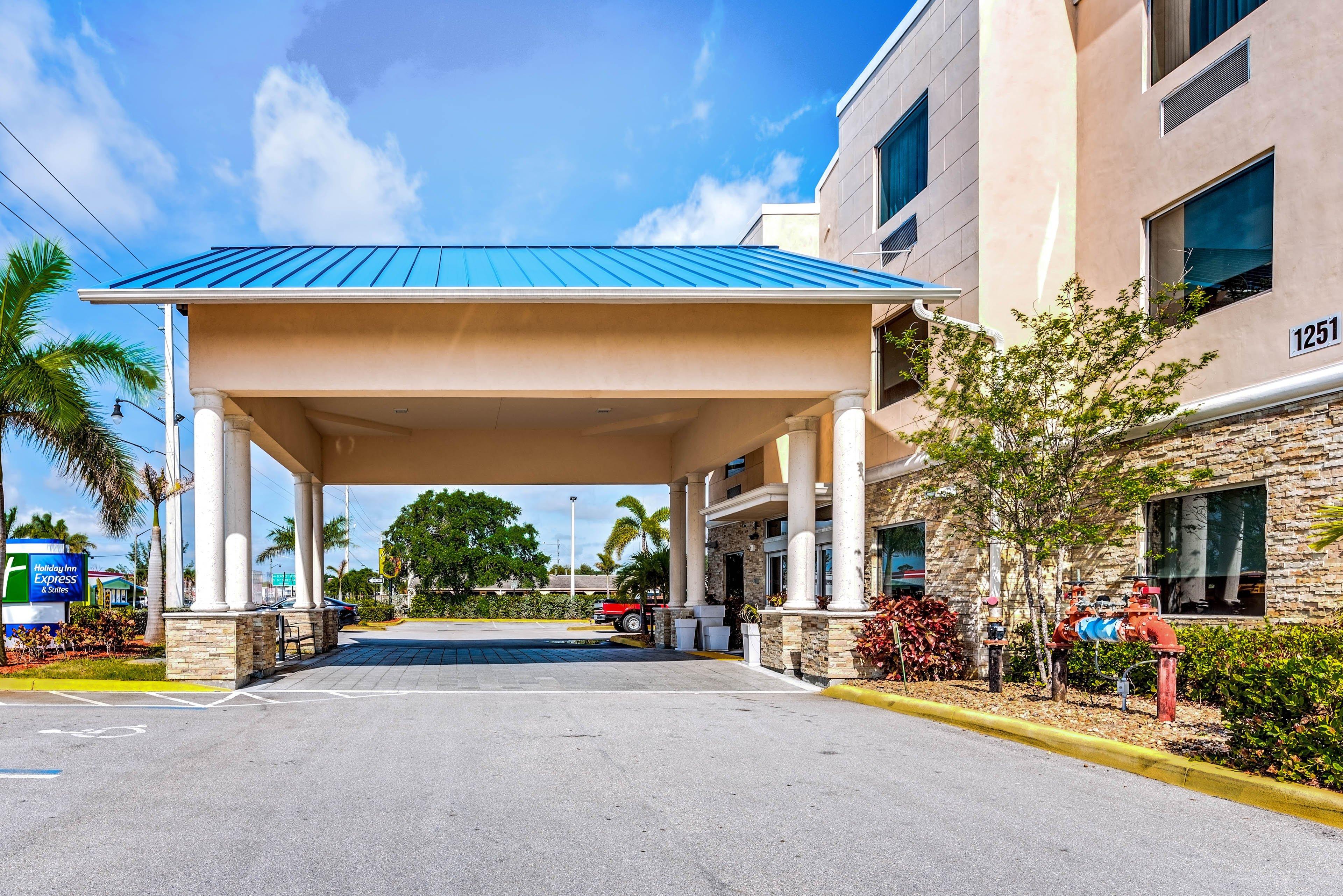 Holiday Inn Express & Suites Lantana By Ihg Dış mekan fotoğraf